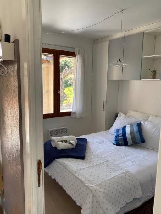 Neuve Romantique Montbrun-des-Corbieres Luaran gambar